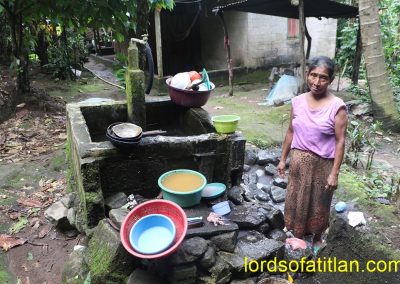The tzutujil Maya of San Pedro Cutzán, Chicacao, Suchitepéquez descend from San Pedro la Laguna. but are far poorer than those from the parent city.