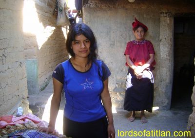 Mother and daughter, Santa Cruz la Laguna