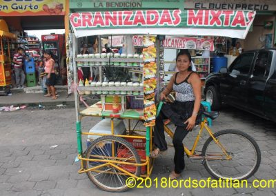 Selling Mexican sandwiches but in Mazatenango, Suchitep{equez.