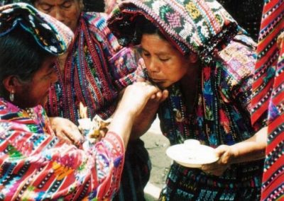 The ceremonial kiss of the hand in the Fair of Sololà