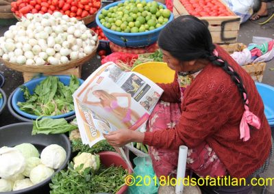 This photo of a vegetable vendor in La Democracia, Xela may be a bit off-color, but its funny as hell. The women of Almolonga and Zunil sell vegetables larger and more beautifull than does this lady from El Llano del Pinal, but aided by chemical fertilizers and pesticides. For freshness, however, buy from her.