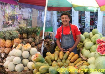 The best fruit, however, comes from the Coast, like this produce from San Sebastián